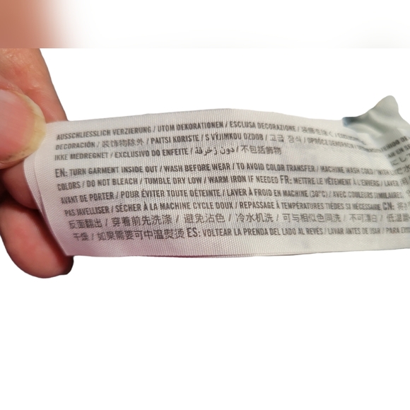 Hollister Curvy High-rise Mom Jean with Ruffle/Paperbag Waist. 31/27 - Picture 8 of 8